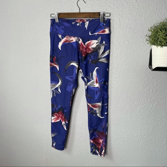 Fabletics Floral Print Leggings size small - Picture 1 of 6